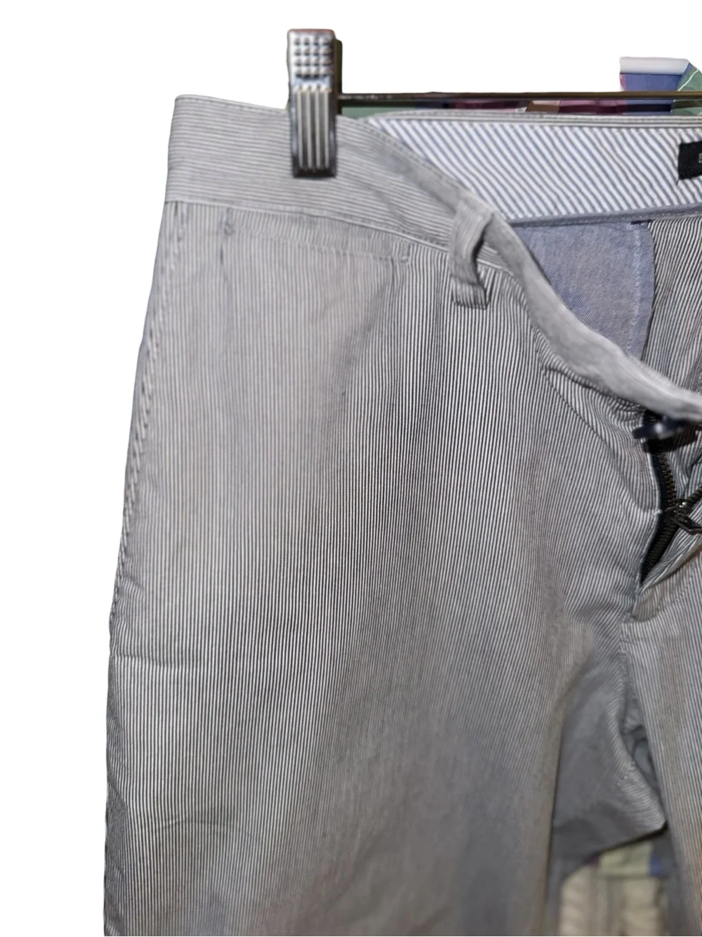 Nice Banana Republic Light Gray Pinstripe Flat Front Shorts size 32